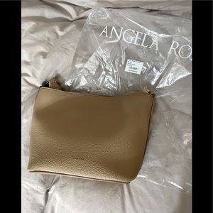 ANGELA ROI - ANGELOU MINI BUCKET [SIGNET]